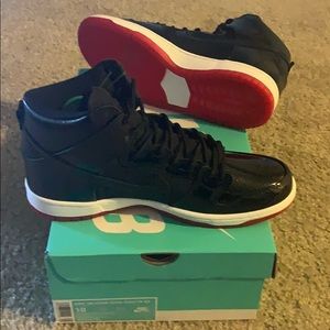 Nike SB Dunk High “Bred”